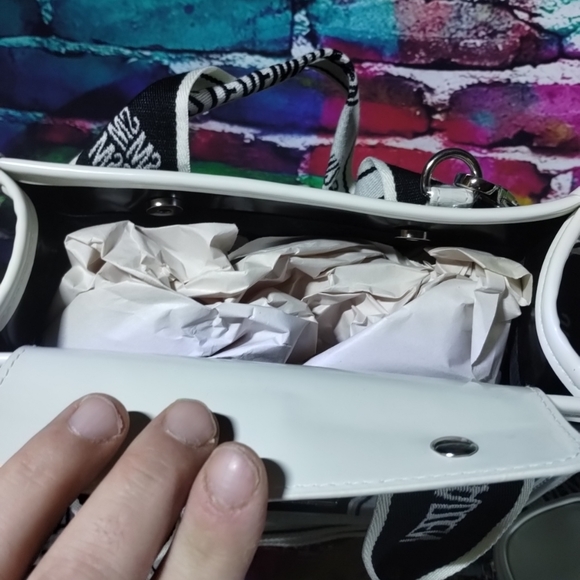 Steve Madden Black BWEBBER TIKTOK Popular Crossbody Bag w/ Air Pod Case $78 - Picture 5 of 16